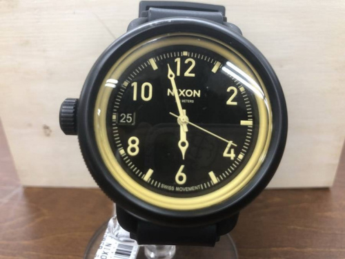 腕時計のニクソン（NIXON）