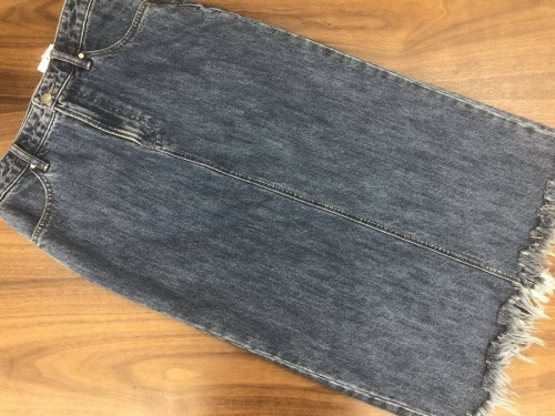 デニムスカートのmoussy
