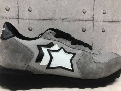 メンズファッションのスニーカー