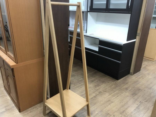 家具のハンガーラック