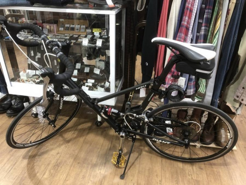 スポーツ用品のロードバイク