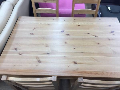 ダイニングセットのIKEA