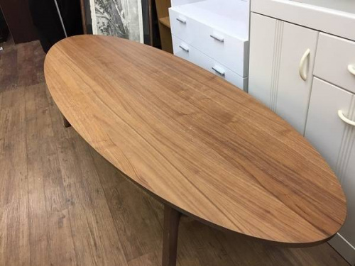 テーブルのカフェテーブル