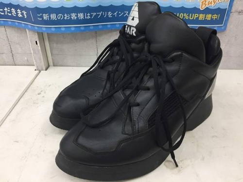 メンズファッションのハイカットスニーカー