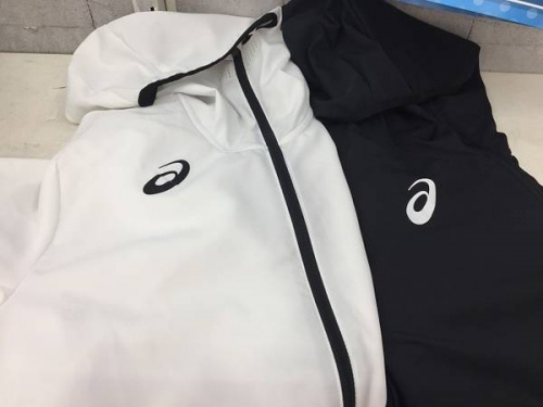 スポーツ用品のトレーニングウェア