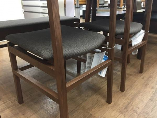 ダイニングセットの光家具
