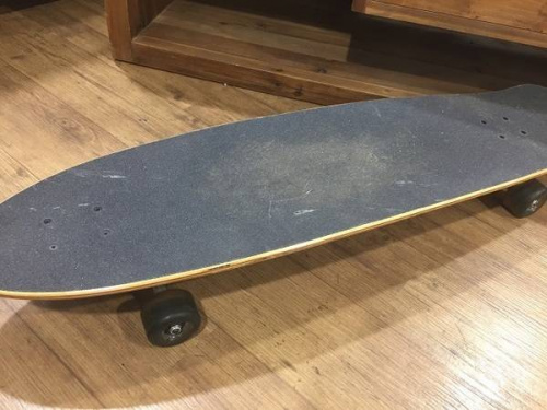 スポーツ用品のスケートボード