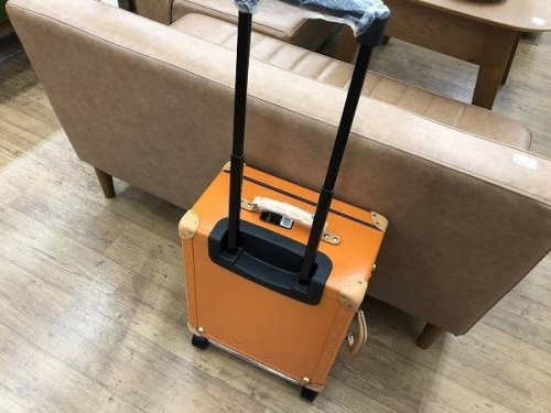 バッグのキャリーバッグ