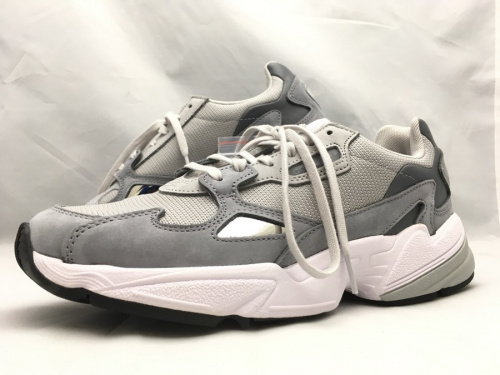 メンズファッションのスニーカー