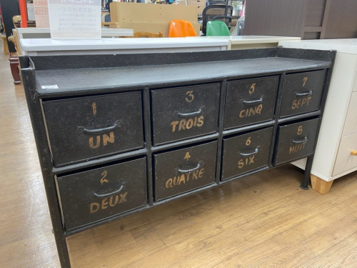 収納家具のチェスト