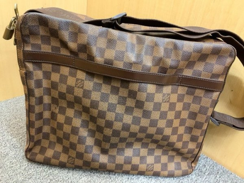 バッグのLOUIS VUITTON