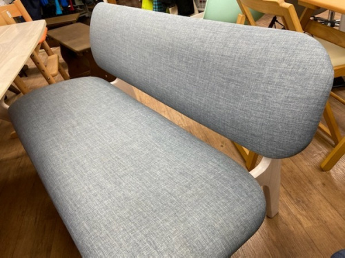 テーブルのダイニング4点セット