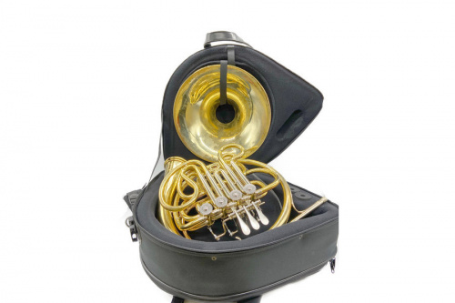 管楽器のフレンチホルン