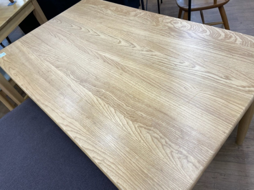 テーブルのダイニング3点セット