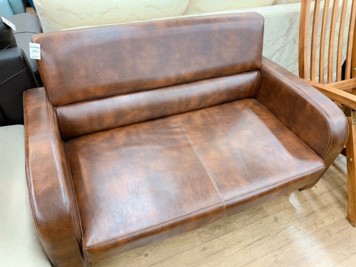 家具のソファ