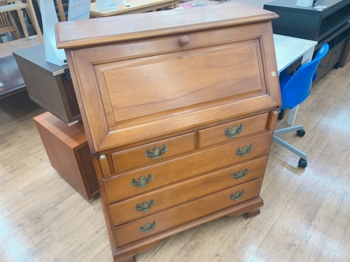 生活家具のデスク