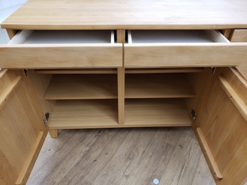 コレクションボードのサイドボード