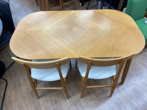 ダイニング4点セットのベンチダイニングセット