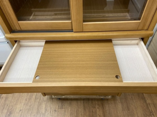 食器棚の大川家具