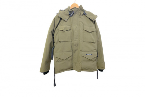 トップスのジャケット