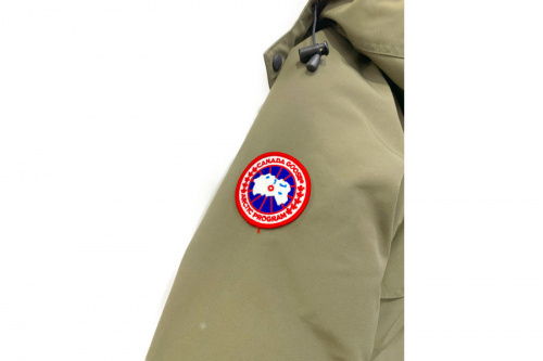 ダウンジャケットのCANADA GOOSE