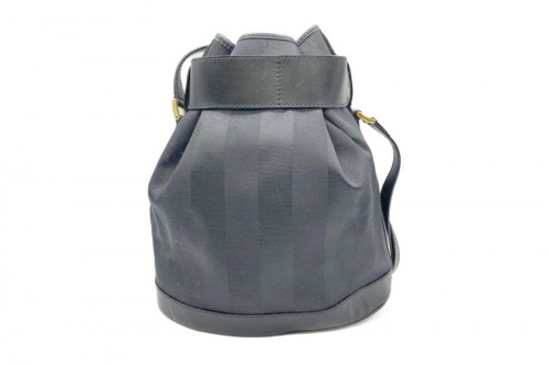 帽子のFENDI