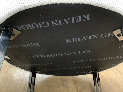 ローテーブルのkelvin giormani