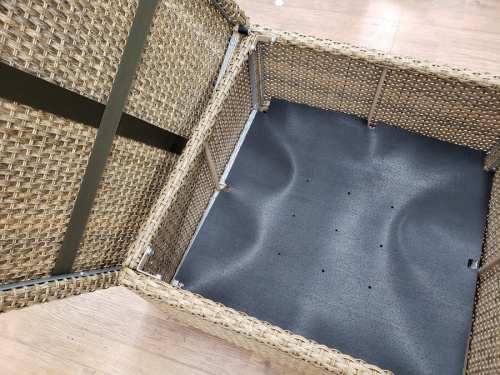 イスの屋外用スツール