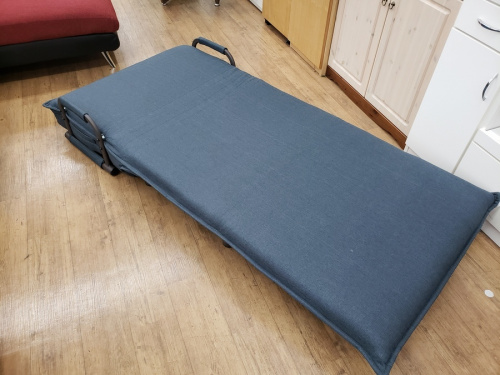 家具のソファ