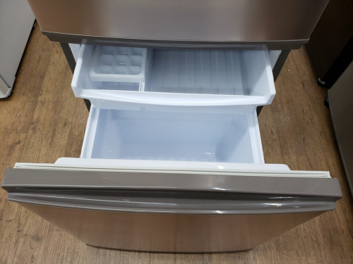 2ドア冷蔵庫のSHARP