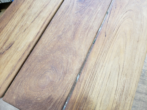 折りたたみテーブルのブラウン