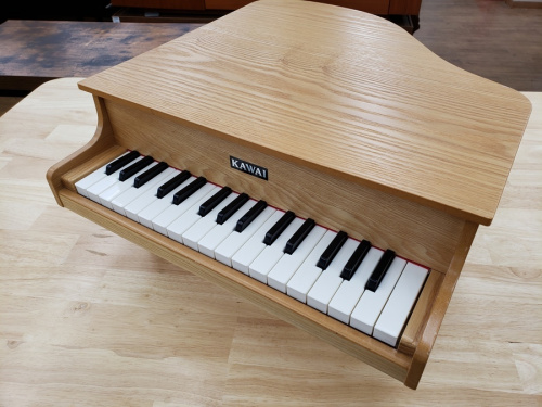 ミニピアノの河合楽器