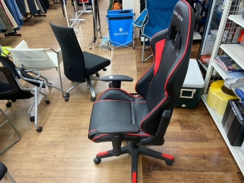 ゲーミングチェアのDXRACER デラックスレーサー