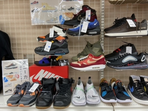 NIKE adidas NEW BALANCE VANS REEBOKのスニーカー買取 スニーカー買取強化