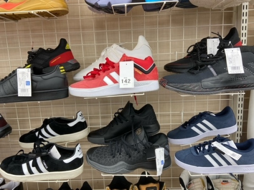 スニーカー買取 スニーカー買取強化の越谷 春日部 草加 西新井 北千住 越谷レイクタウン