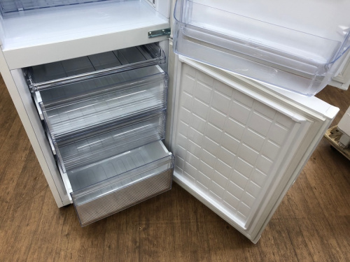 2ドア冷蔵庫のSHARP