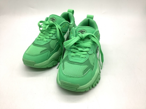 メンズファッションのスニーカー