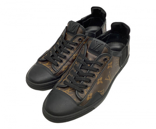 スニーカーのLOUIS VUITTON