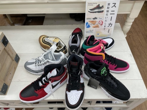 スニーカーのNIKE