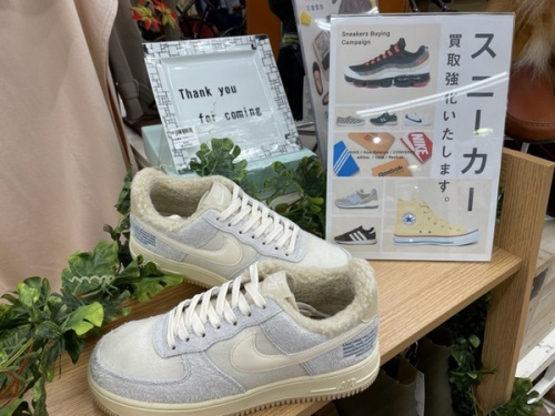 スニーカーのNIKE