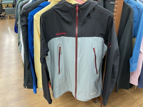 アウトドアウェアのアウトドア