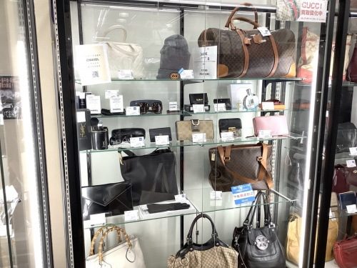 LOUIS VUITTONのGUCCI