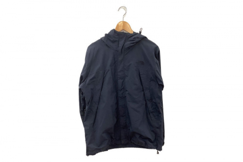 ナイロンジャケットのTHE NORTH FACE