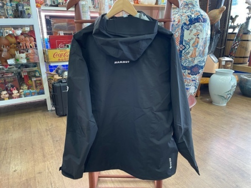 マウンテンパーカーのMAMMUT