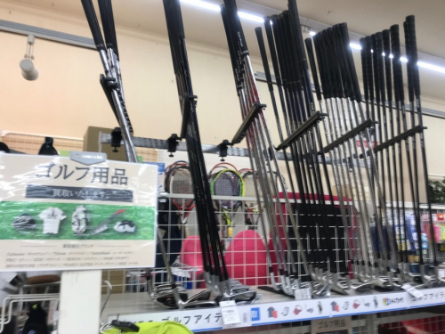 スポーツ用品のゴルフ