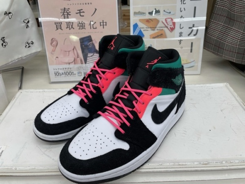 スニーカーのNIKE