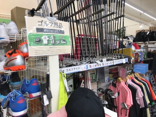 ゴルフシューズのゴルフウェア