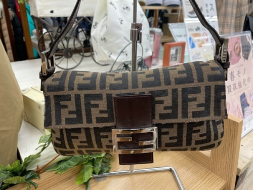 バッグのマンマバケット