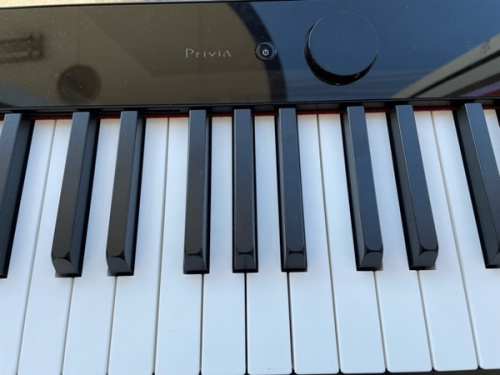 電子ピアノの楽器