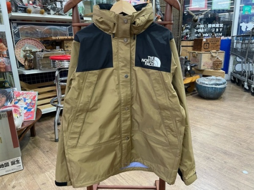 ジャケットのマウンテンパーカー